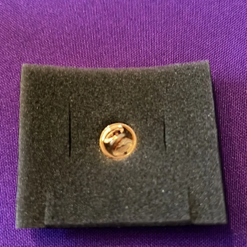 NWOT vintage Avon gold tone with pink  stones breast cancer ribbon pin